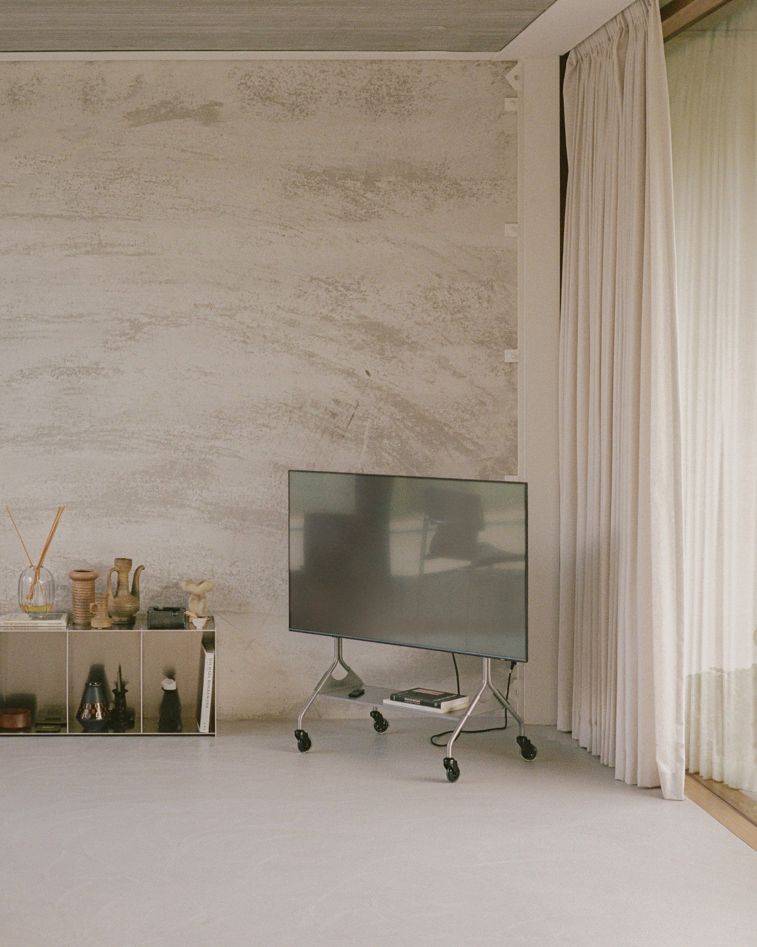 Moon RAW TV-Ständer