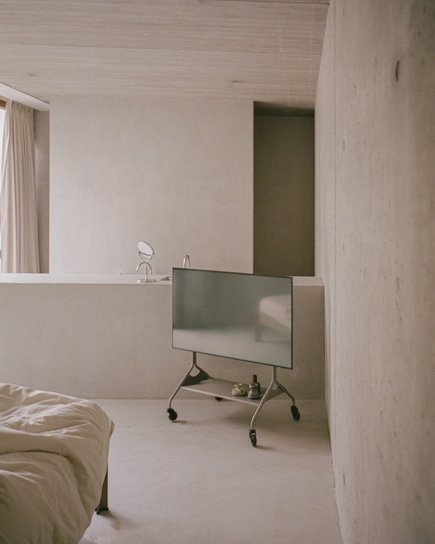 Moon RAW TV-Ständer