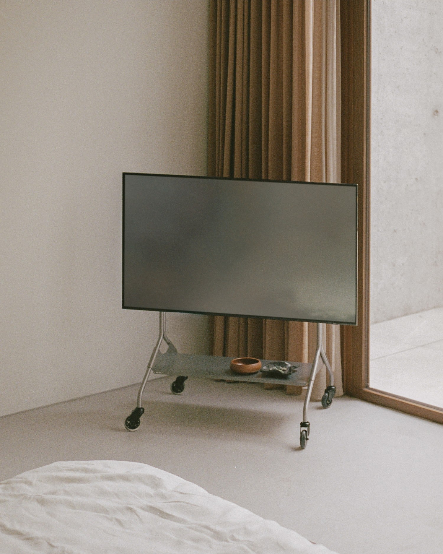 Moon RAW TV-Ständer