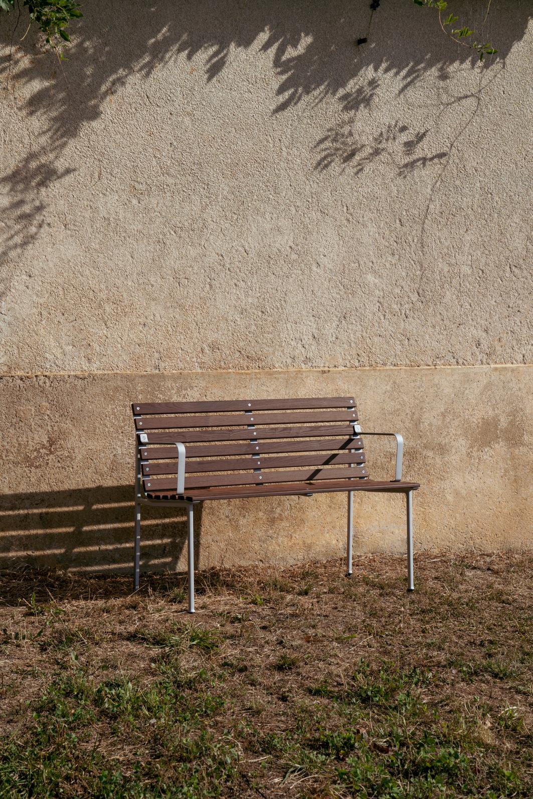 Traverse Dining Bench with Arm