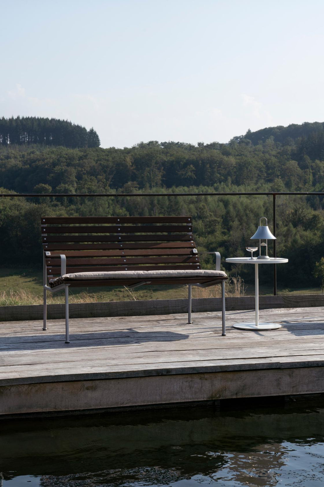 Traverse Loungebank mit Armlehne