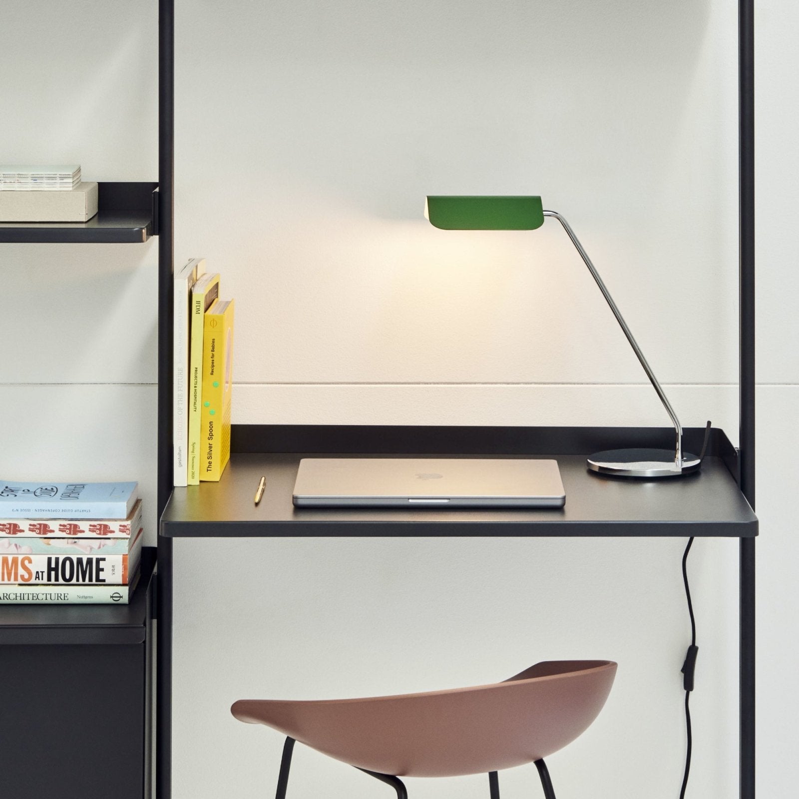 Apex Desk Lamp Tischlampe by HAY