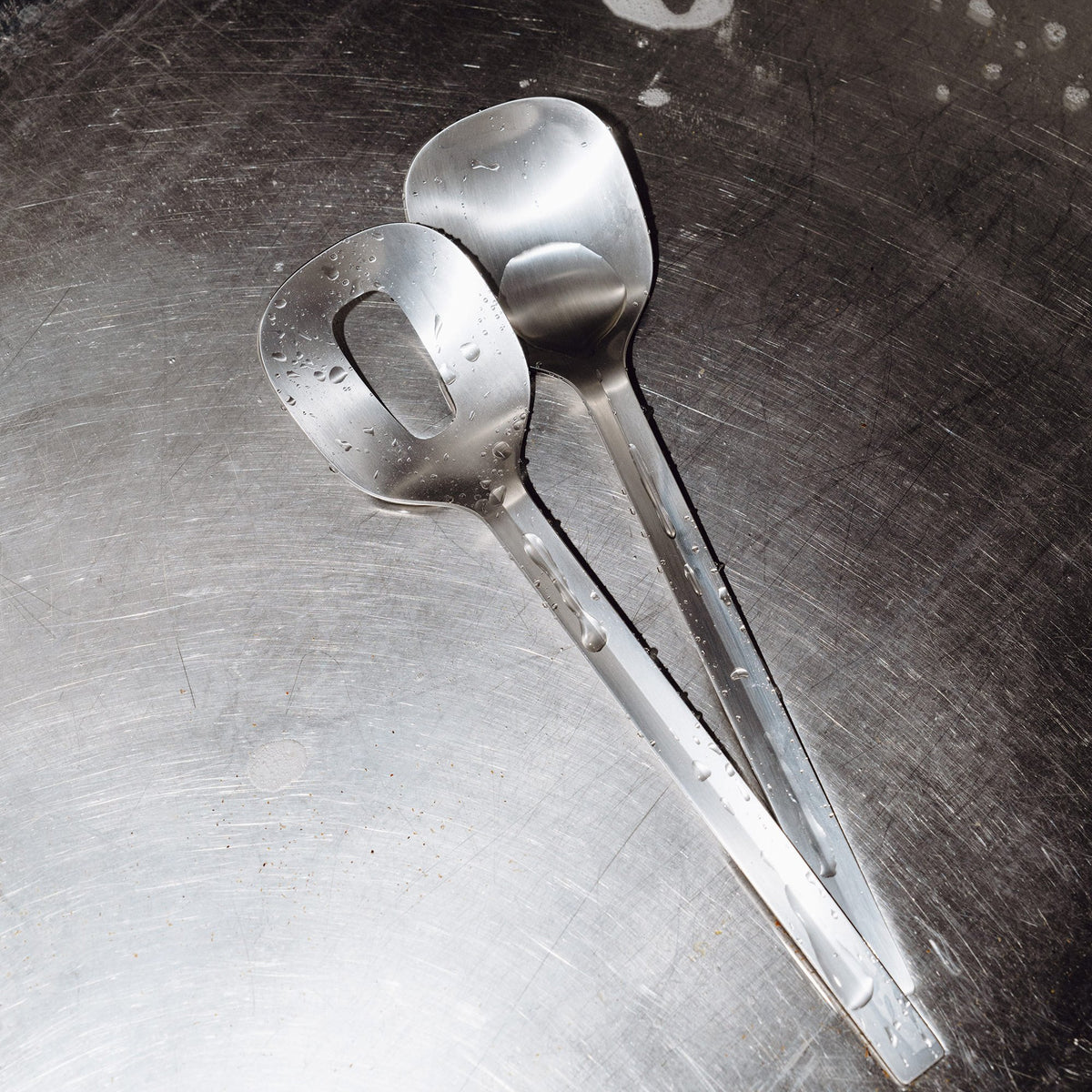 Mono V Salad Servers – view 2