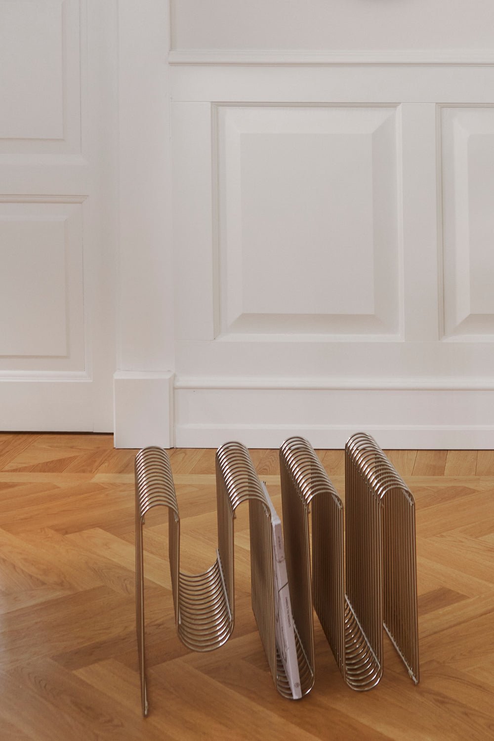 AYTM - Curva Magazine Holder – industrialkonzept