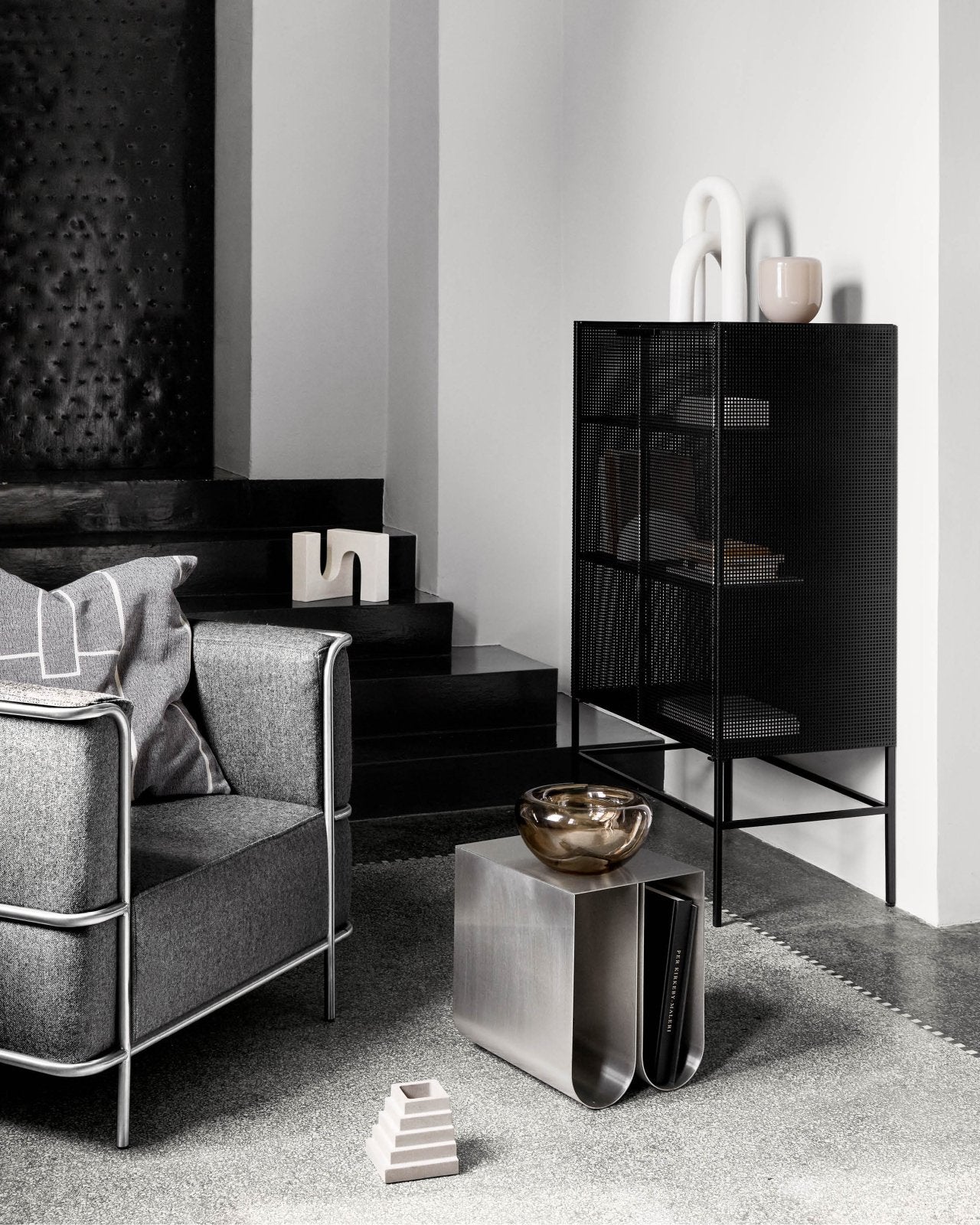 Kristina Dam Studio - Curved Side Table – industrialkonzept