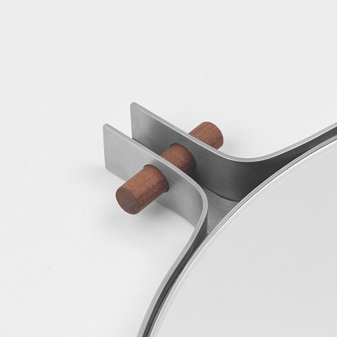 Dowel Mirror Round – L Furniture by Kristina Dam Studio