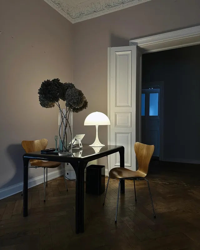 Panthella 320 Tischleuchte