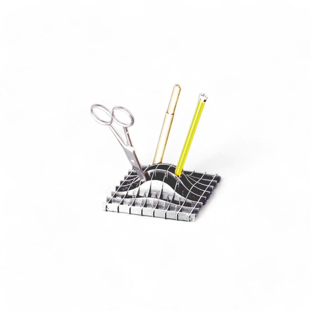 Gravity - Pen Holder