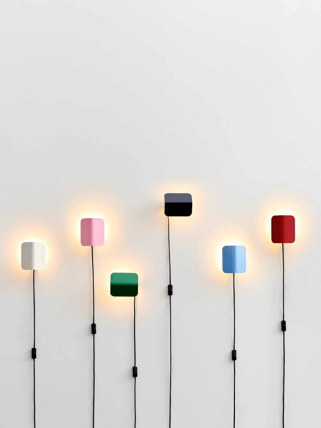 Apex Wall Lamp - Lifestyle - HAY