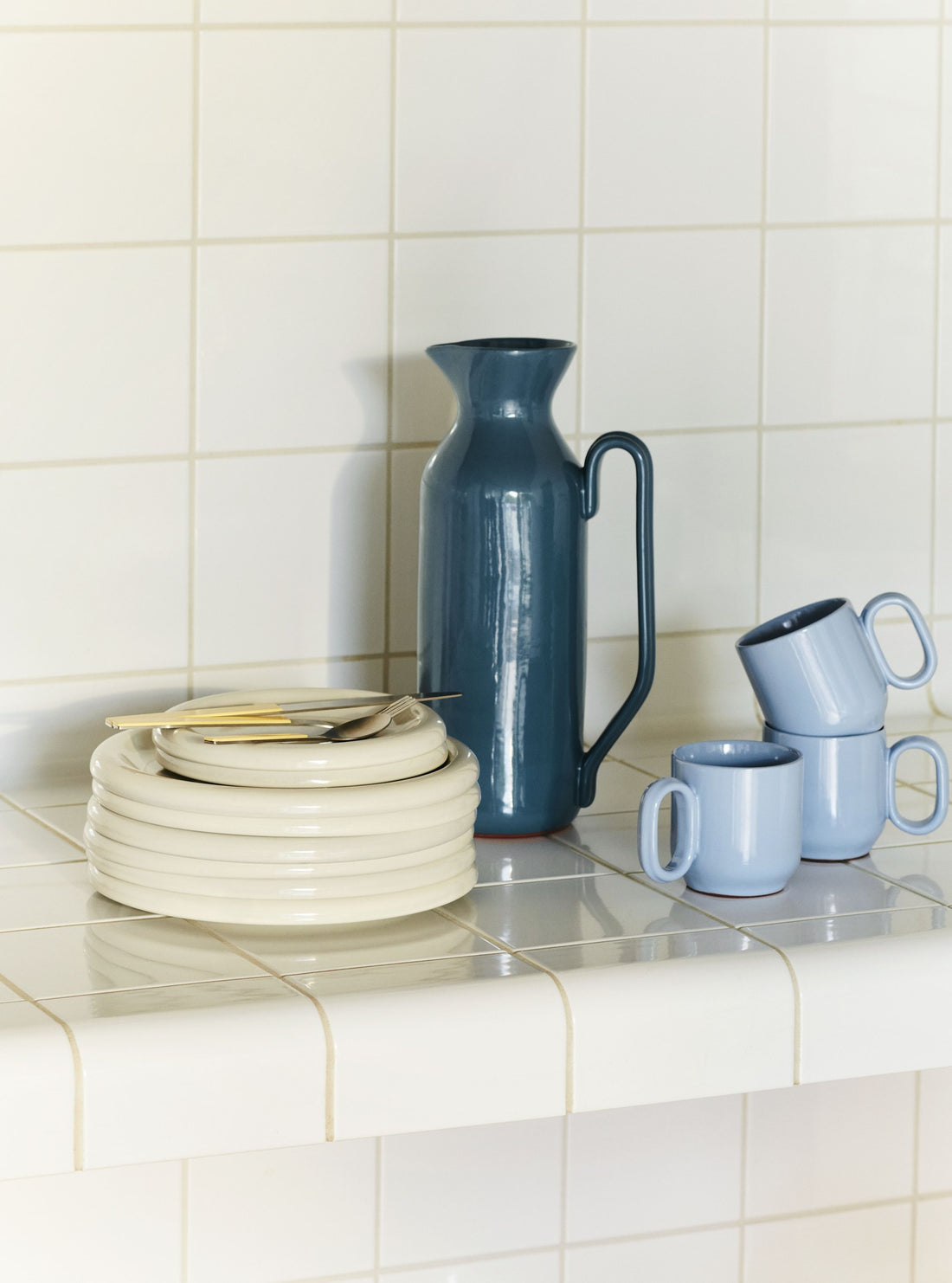 Barro Jug Tall - Lifestyle - HAY