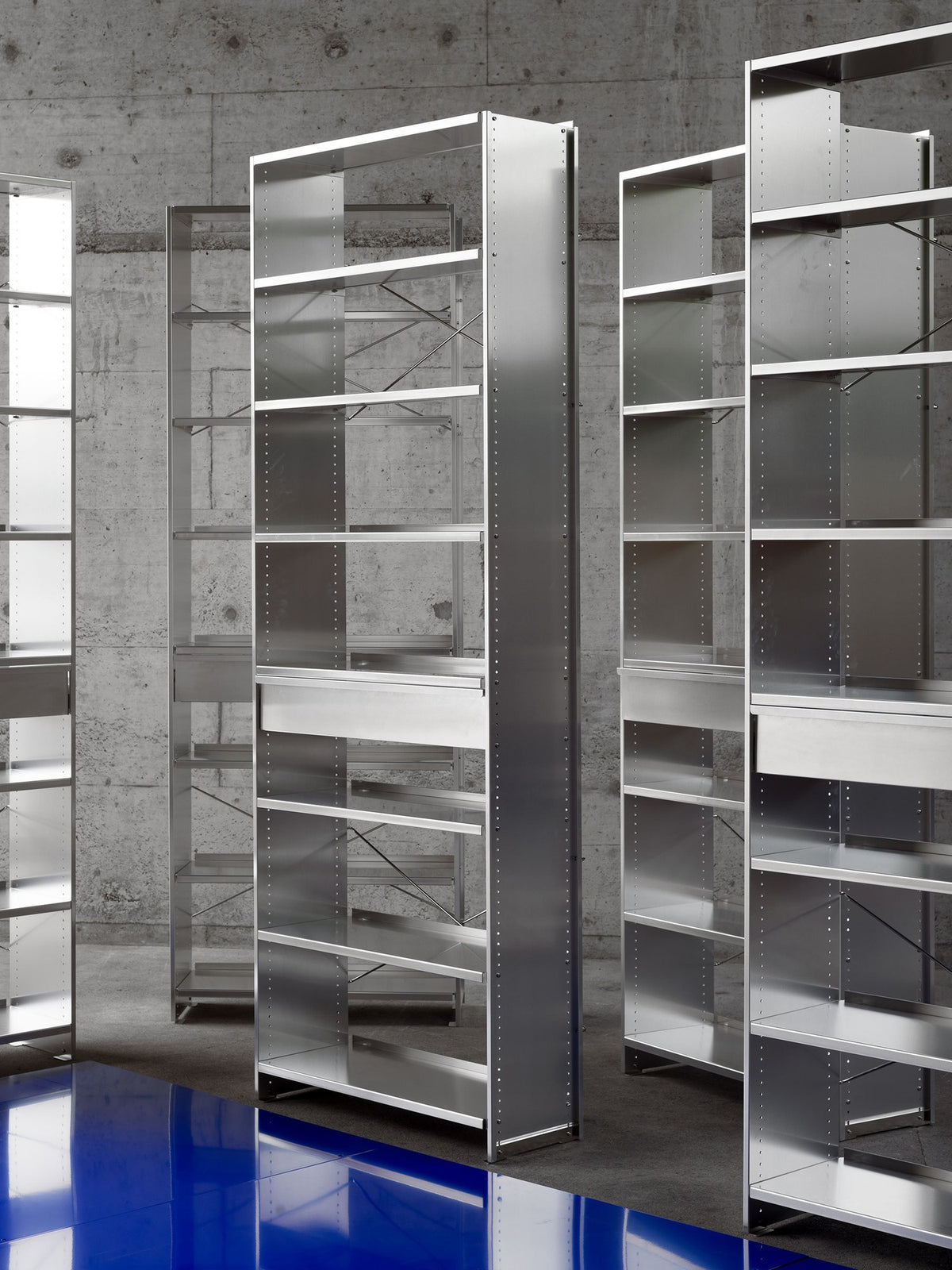 Lehni Aluminium Shelf System by Andreas Christen - Lehni