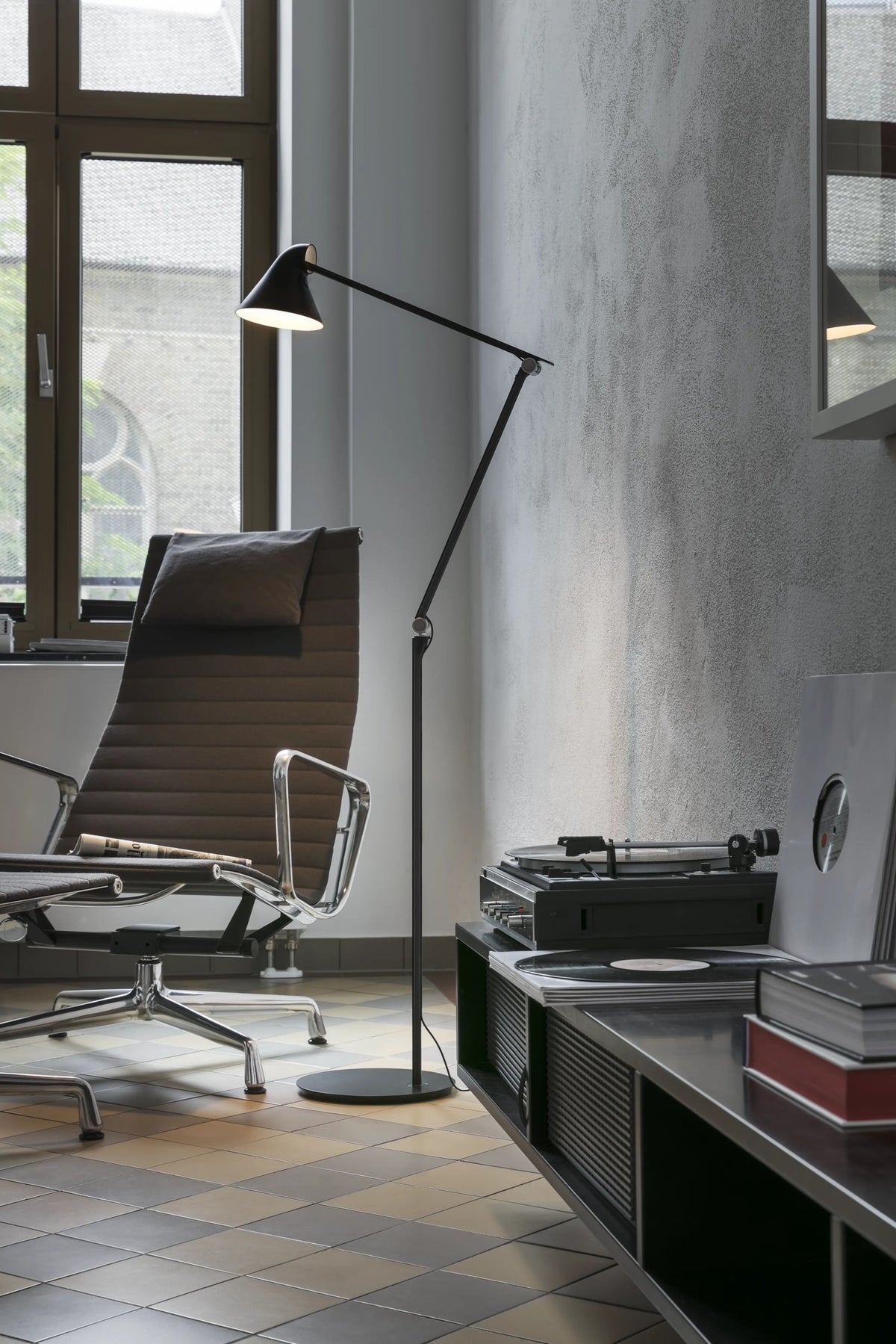 NJP Floor Lamp – Louis Poulsen – view 5