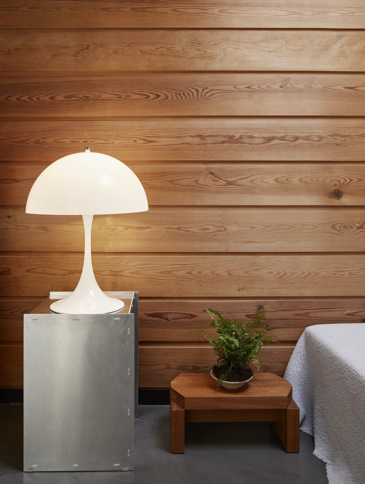 Panthella 400 Table Lamp – Louis Poulsen – view 6