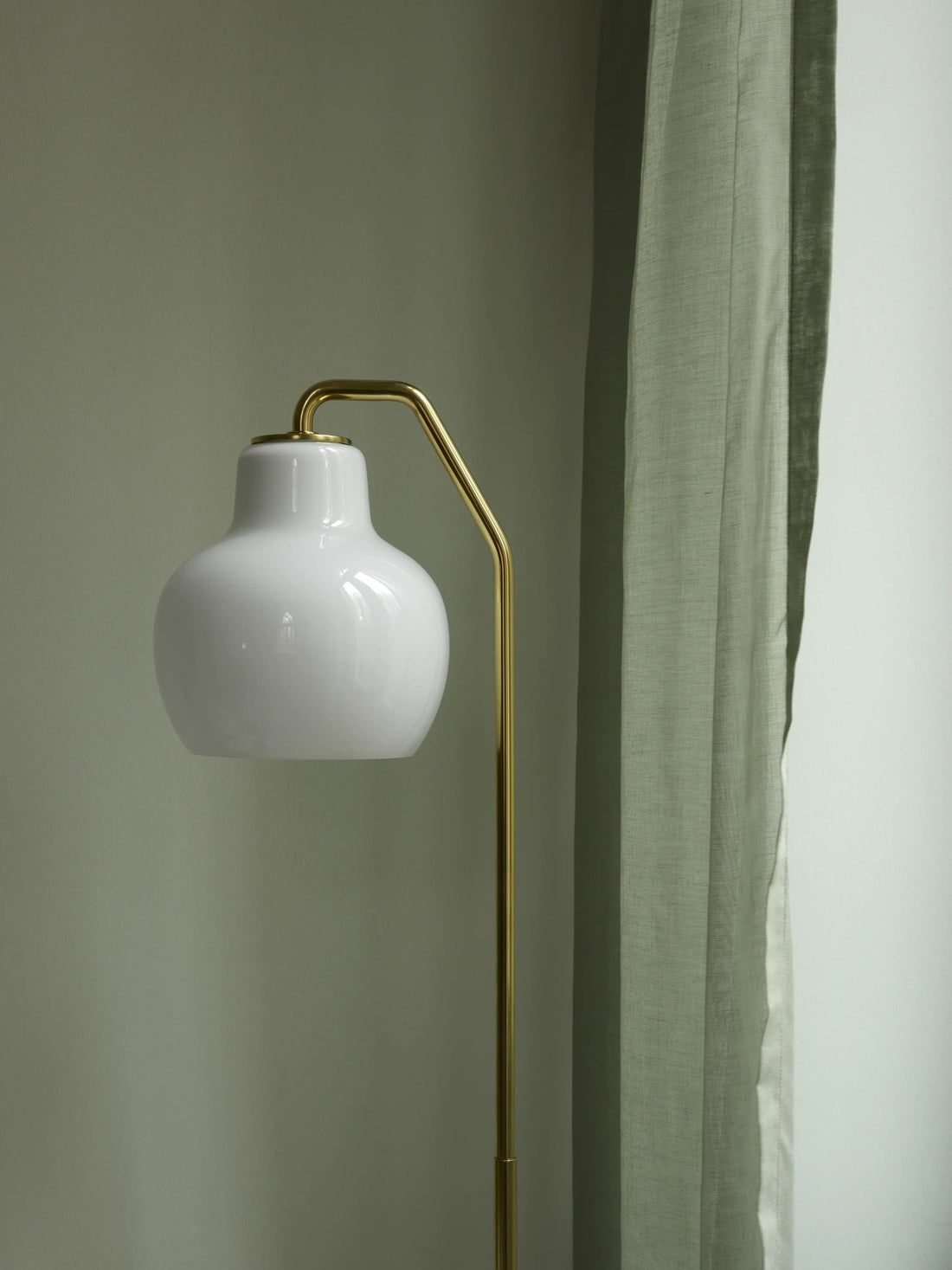VL Ring Crown Floor Lamp