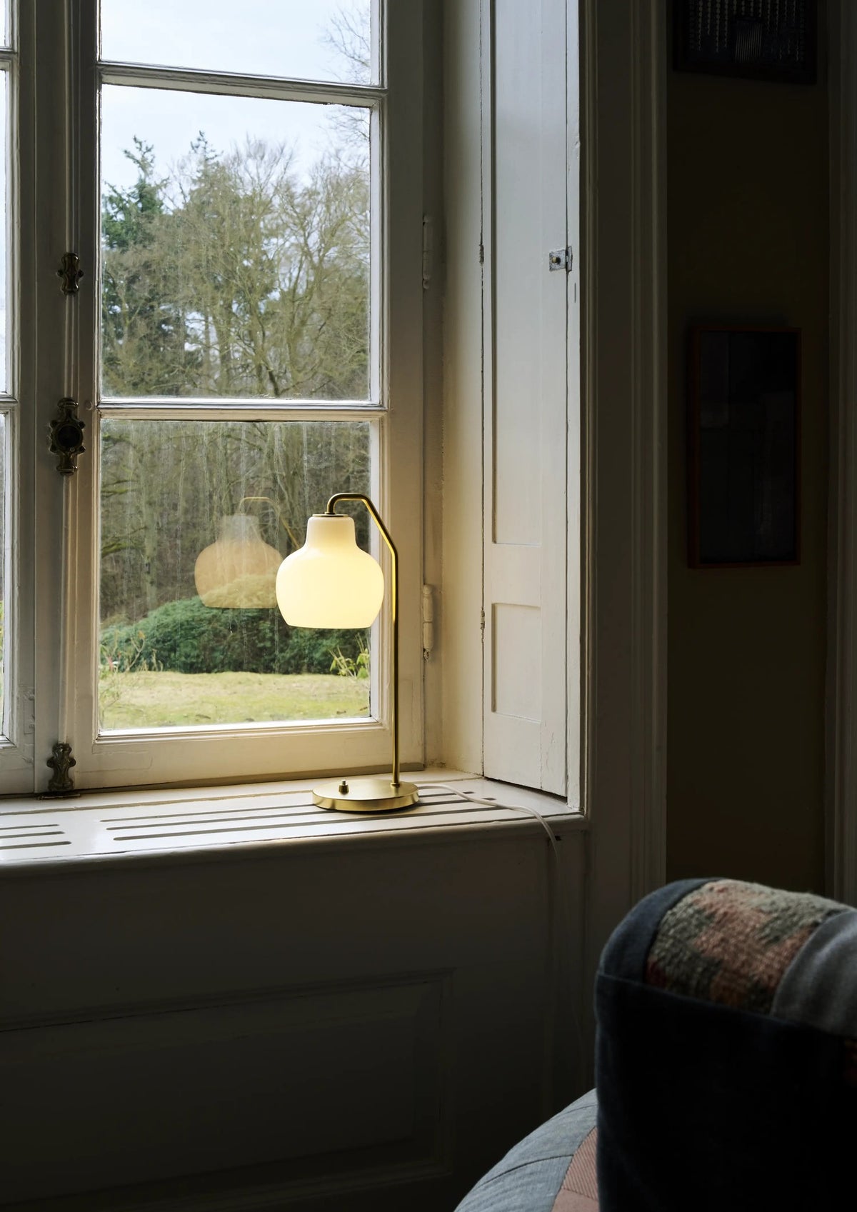 VL Ring Crown Table Lamp – Louis Poulsen – view 4