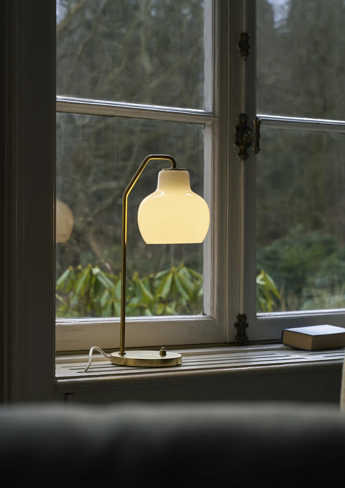 VL Ring Crown Table Lamp – Louis Poulsen – view 3