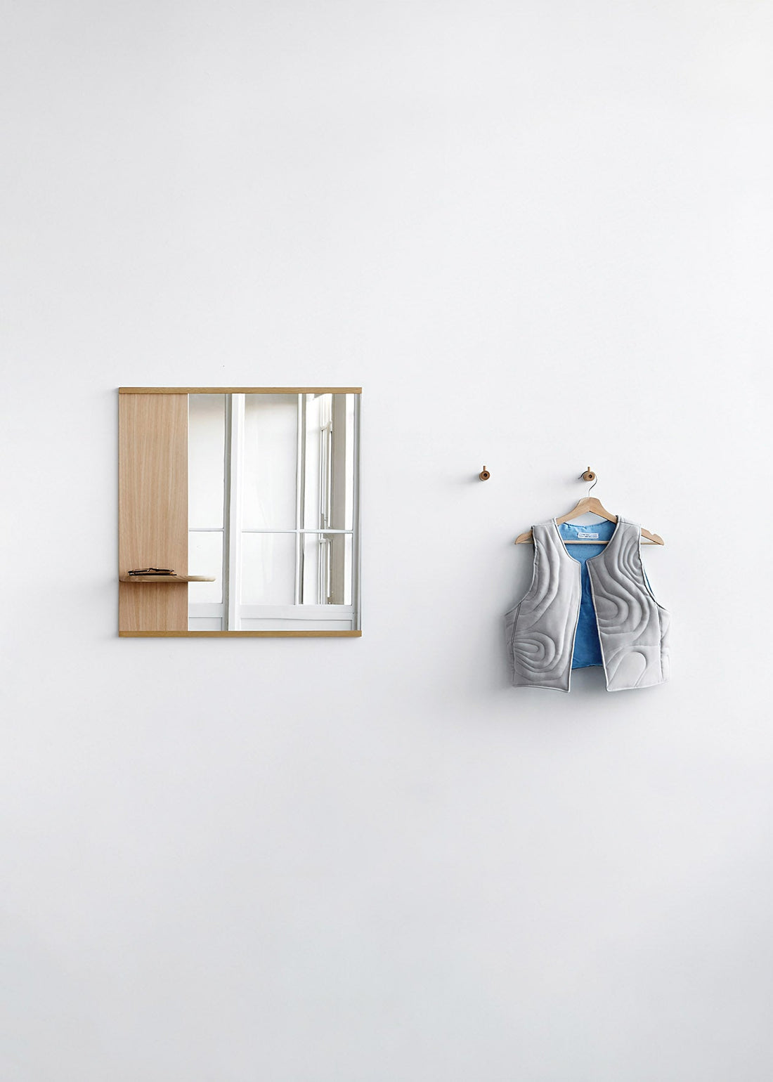 Mirror With A Shelf