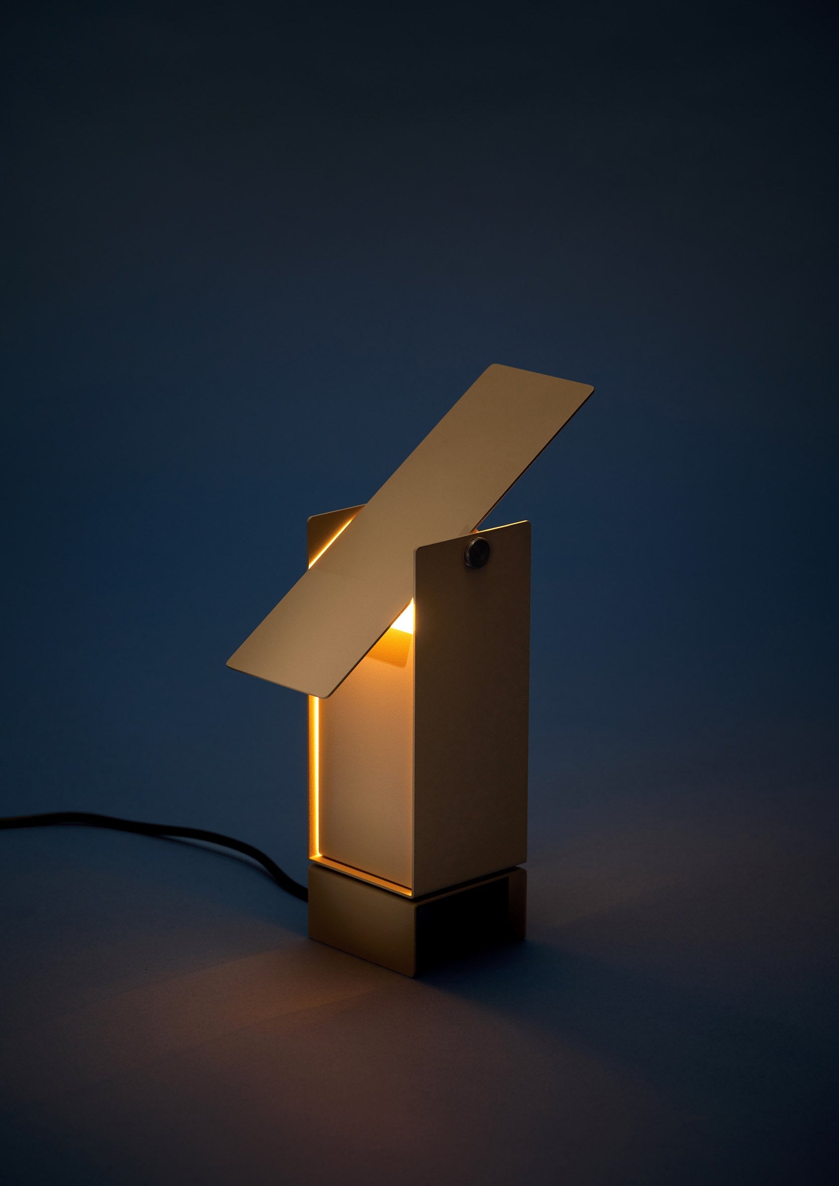 Pivoting Table Lamp