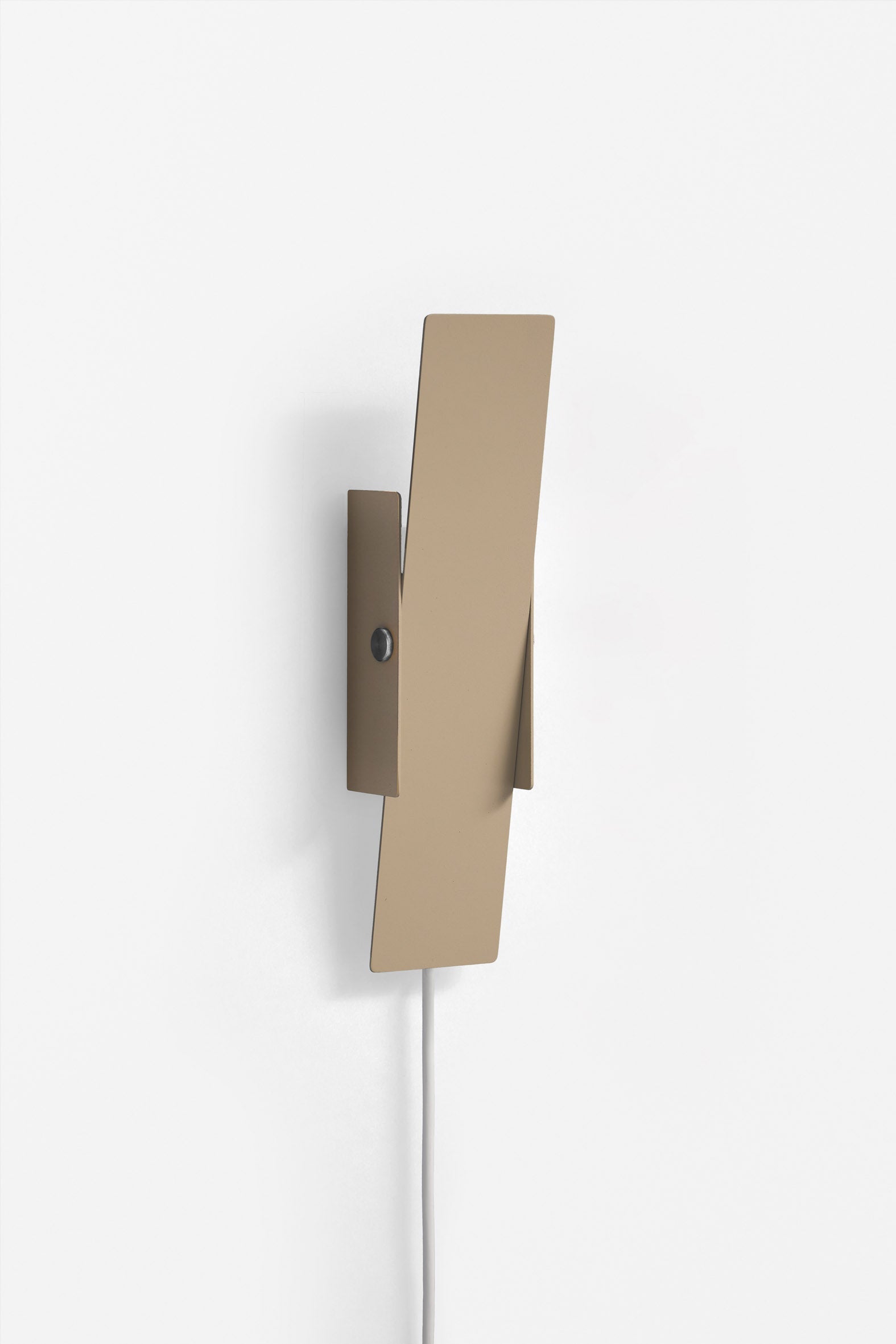 Pivoting Wall Lamp