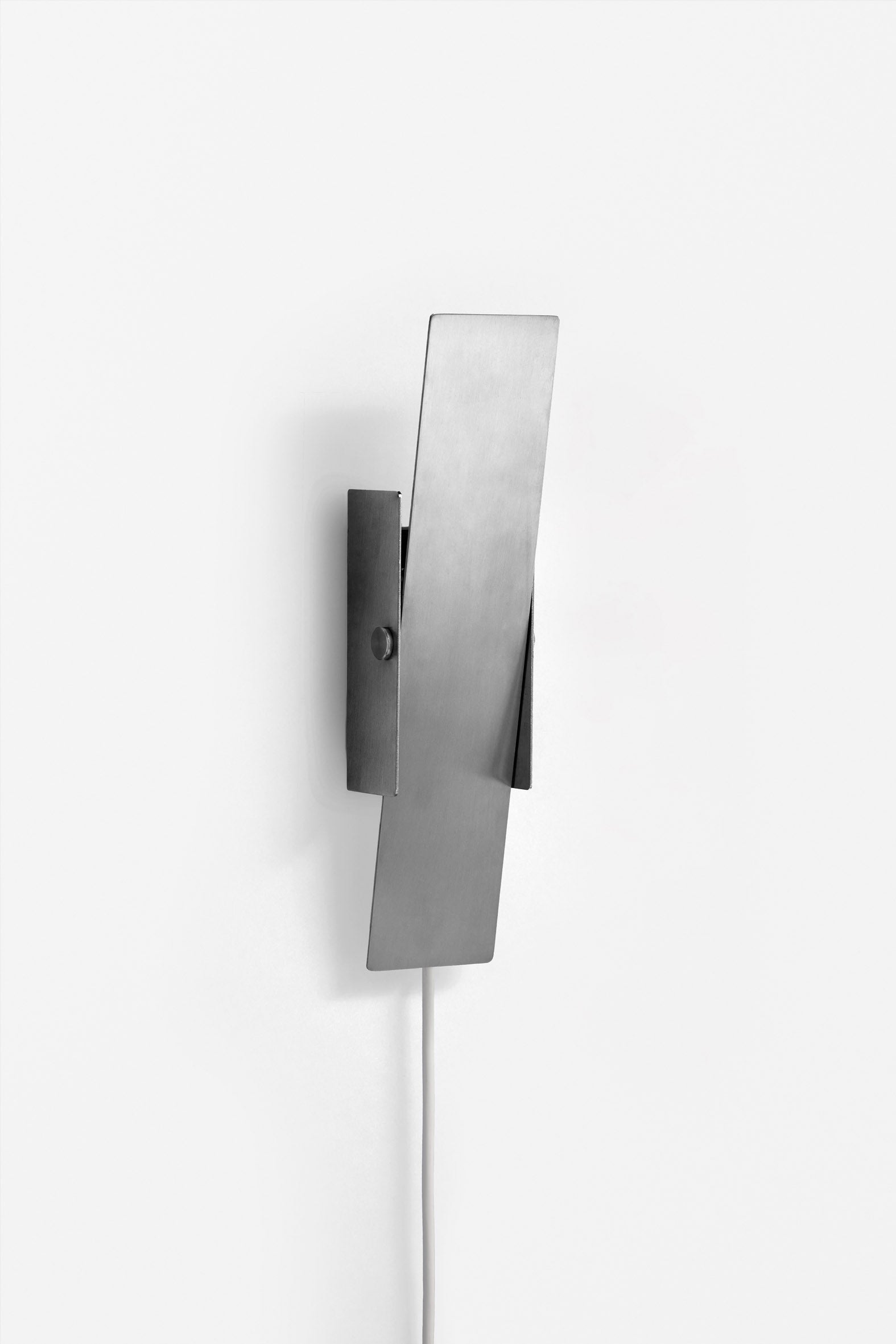 Pivoting Wall Lamp