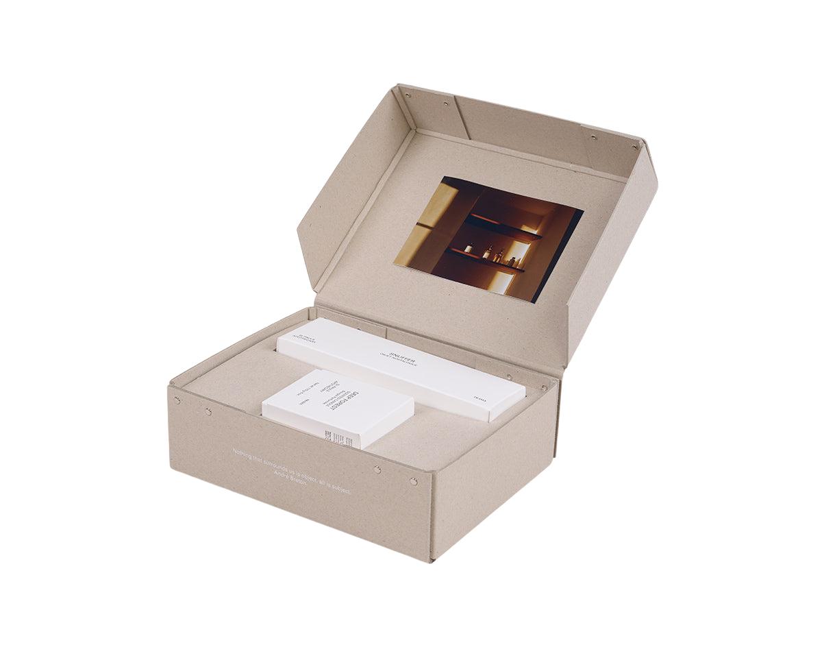 Gift Box: Scented Candle + Snuffer – Deep Forest