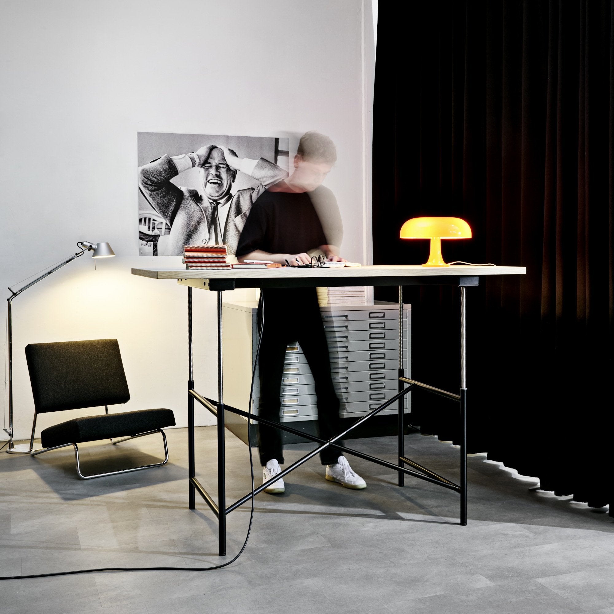 Eiermann 1 Table E – Electric Height-Adjustable