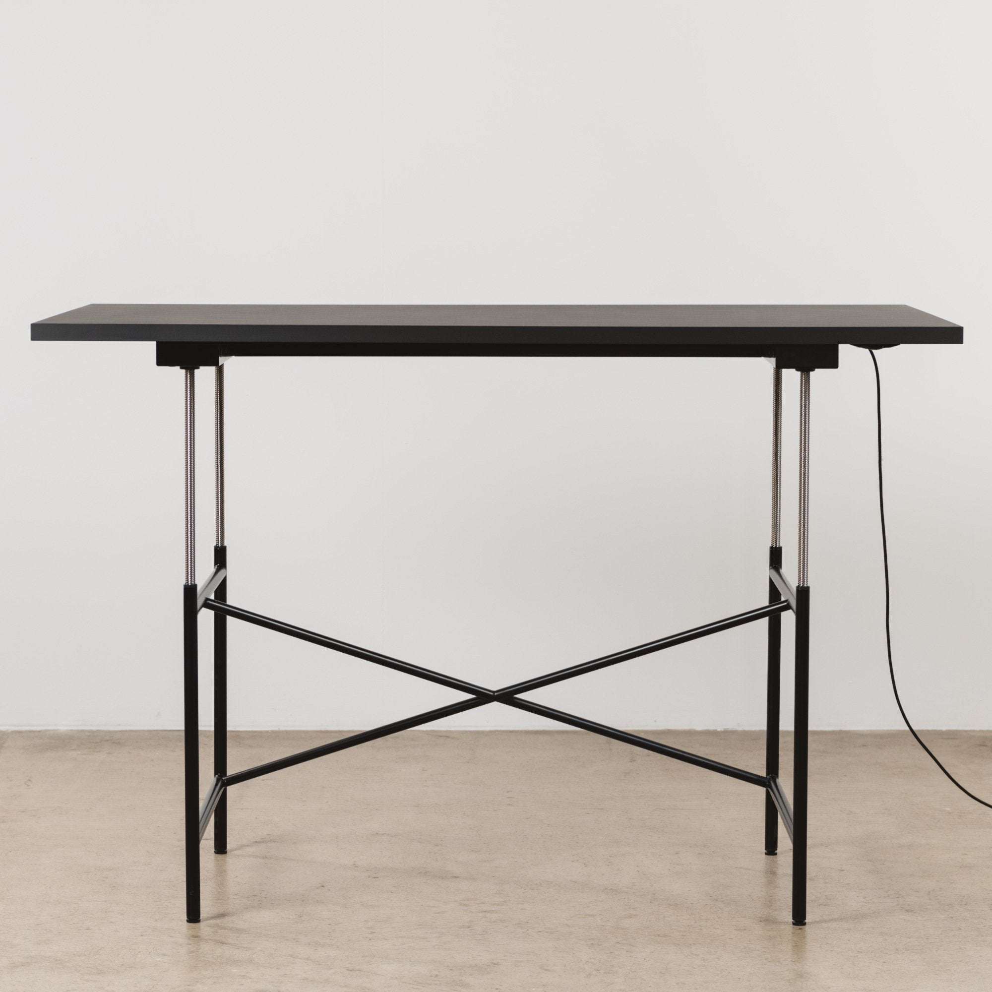 Eiermann 1 Table E – Electric Height-Adjustable