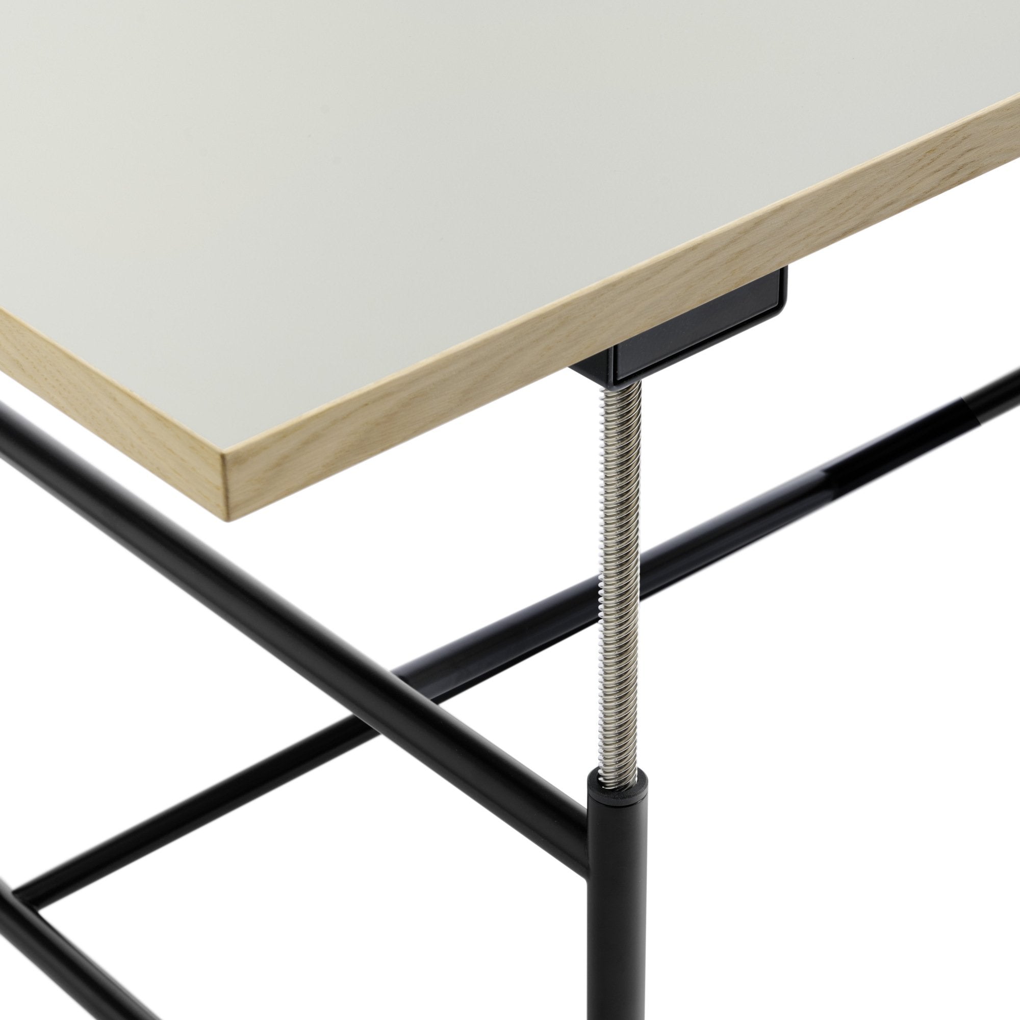 Eiermann 1 Table E – Electric Height-Adjustable