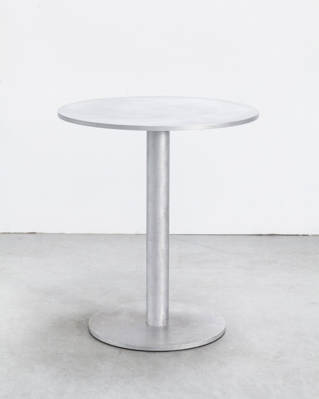 Valerie Objects - Round Table S – industrialkonzept