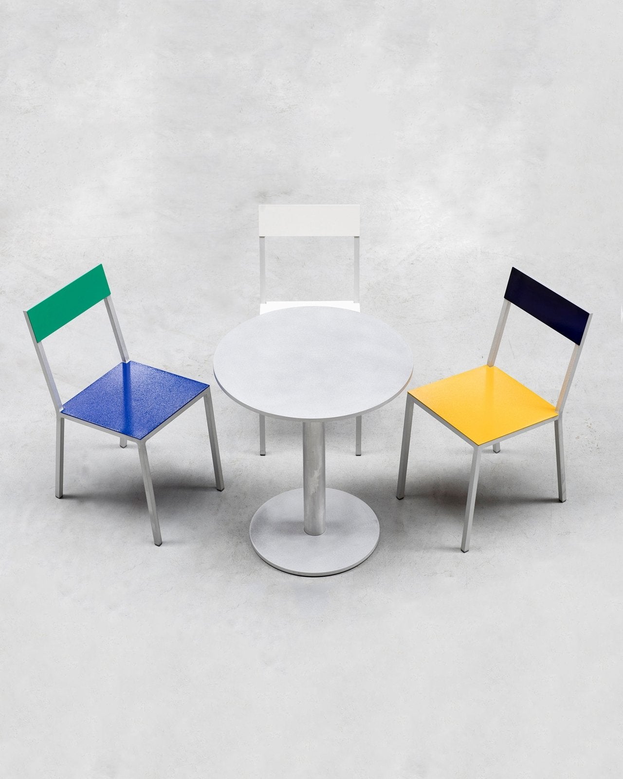 Round Table S Beistelltisch by Valerie Objects