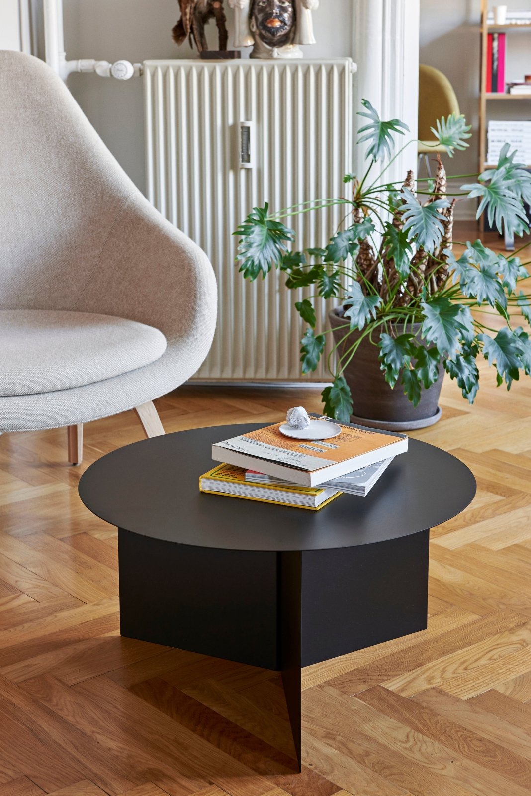 Slit Table Round Ø65 Couchtisch by HAY