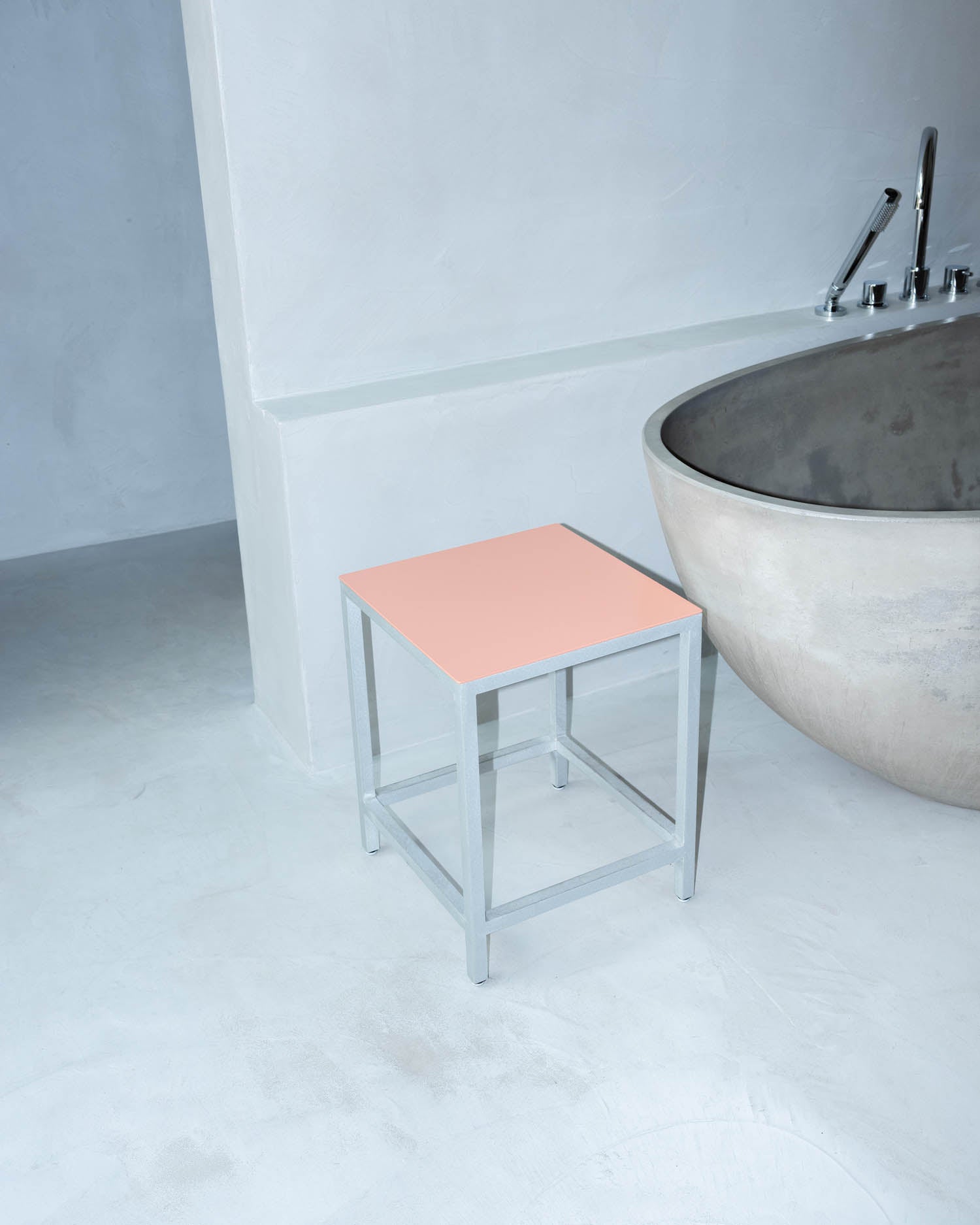 Alu Stool