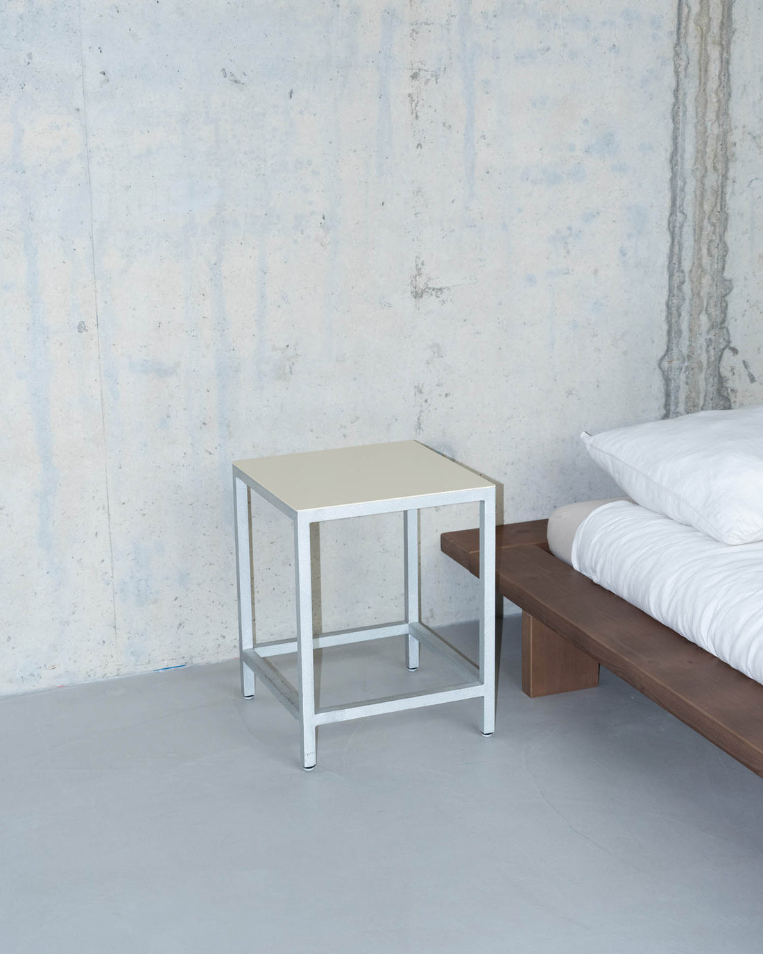 Alu Stool