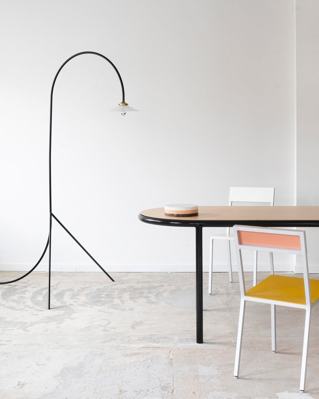 Wooden Table - Oval - Schreibtisch - Valerie Objects