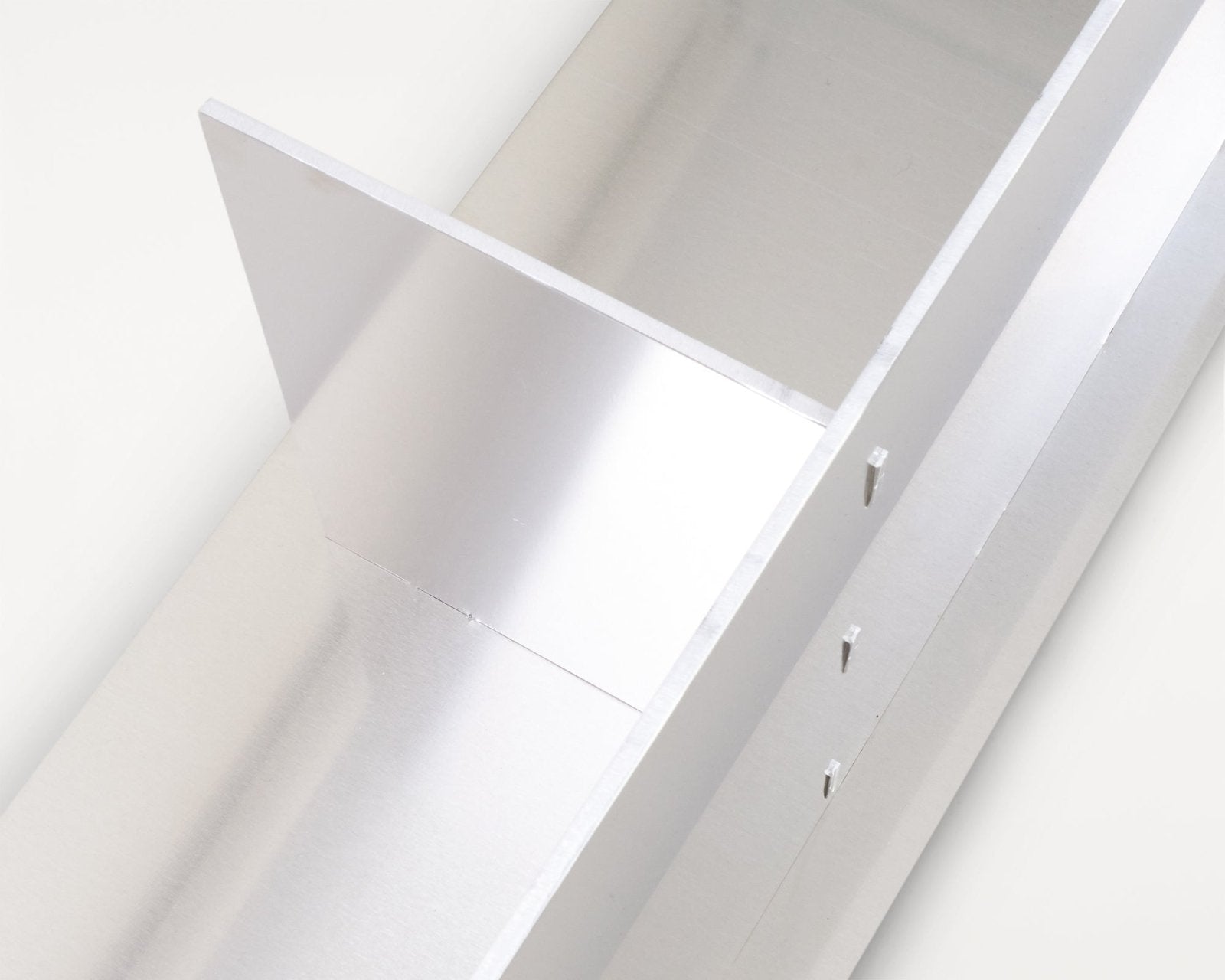 Rivet Shelf Large - Wandregal, Aluminium Regale & Aufbewahrung von FRAMA