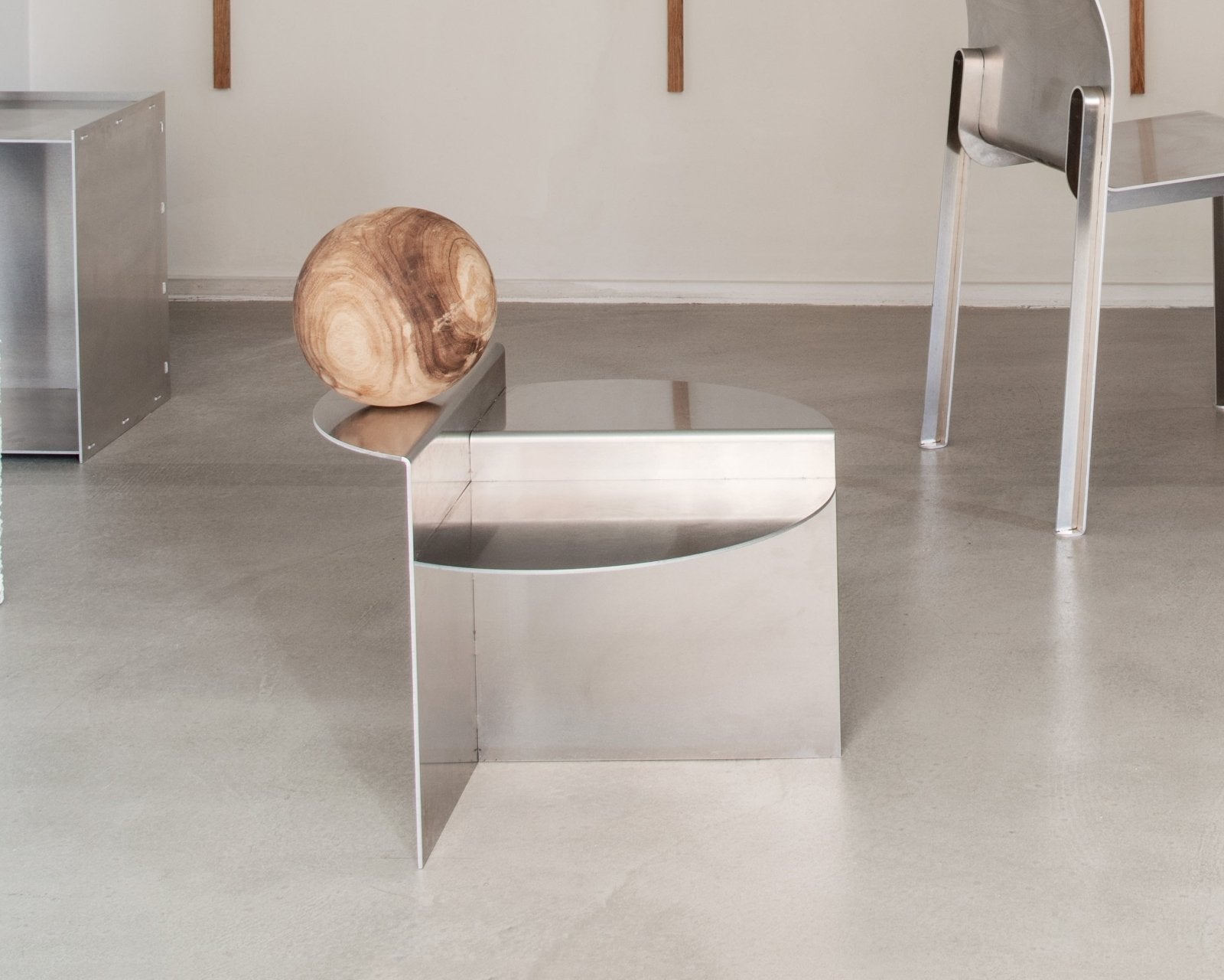 Rivet Side Table - Beistelltisch, Aluminium Beistelltisch von FRAMA