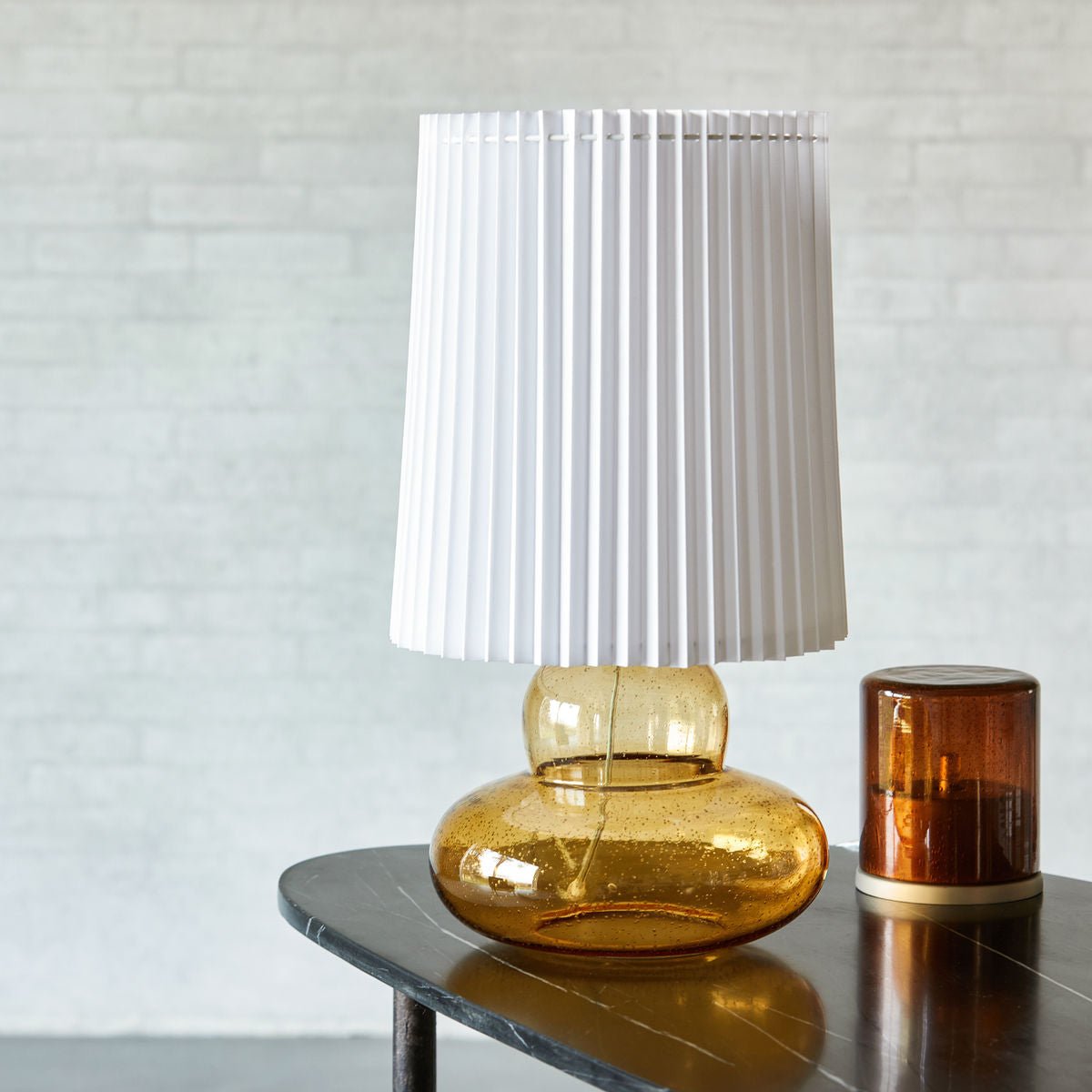 Table lamp incl. lampshade - Ribe - Amber table lamp by House Doctor